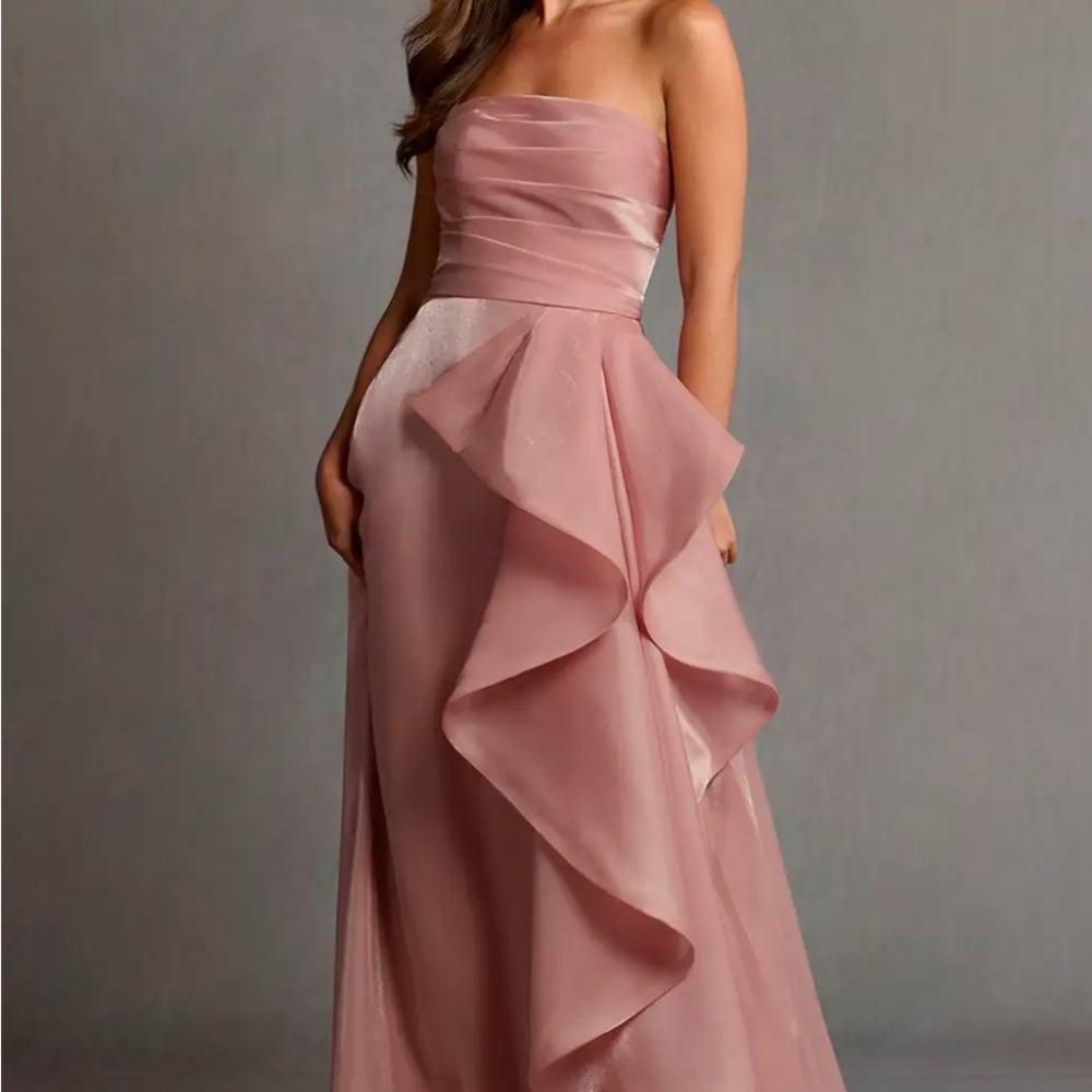 Elegant Strapless Pink Evening Gown